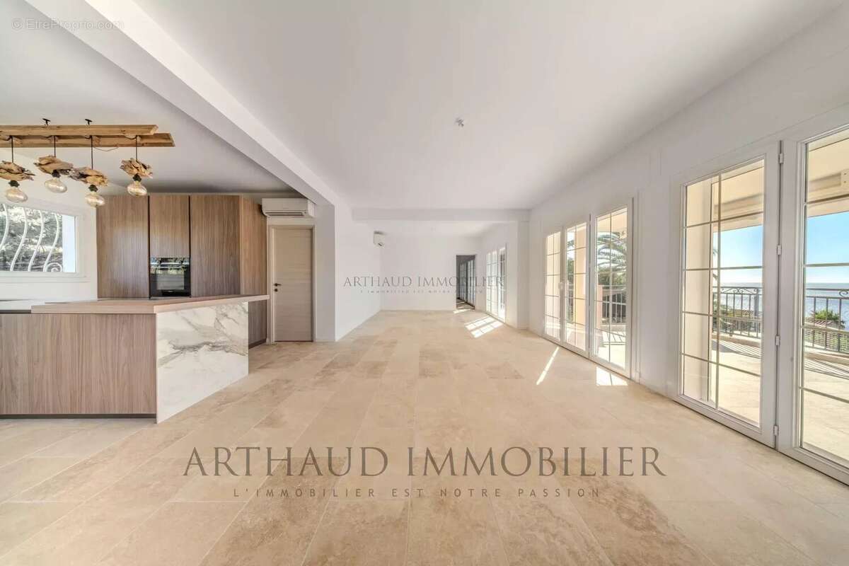 Appartement à LES ISSAMBRES