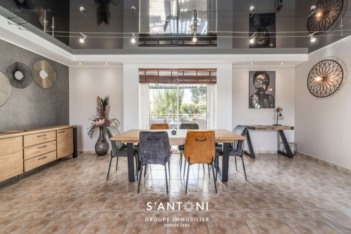 Maison à SAINT-THIBERY