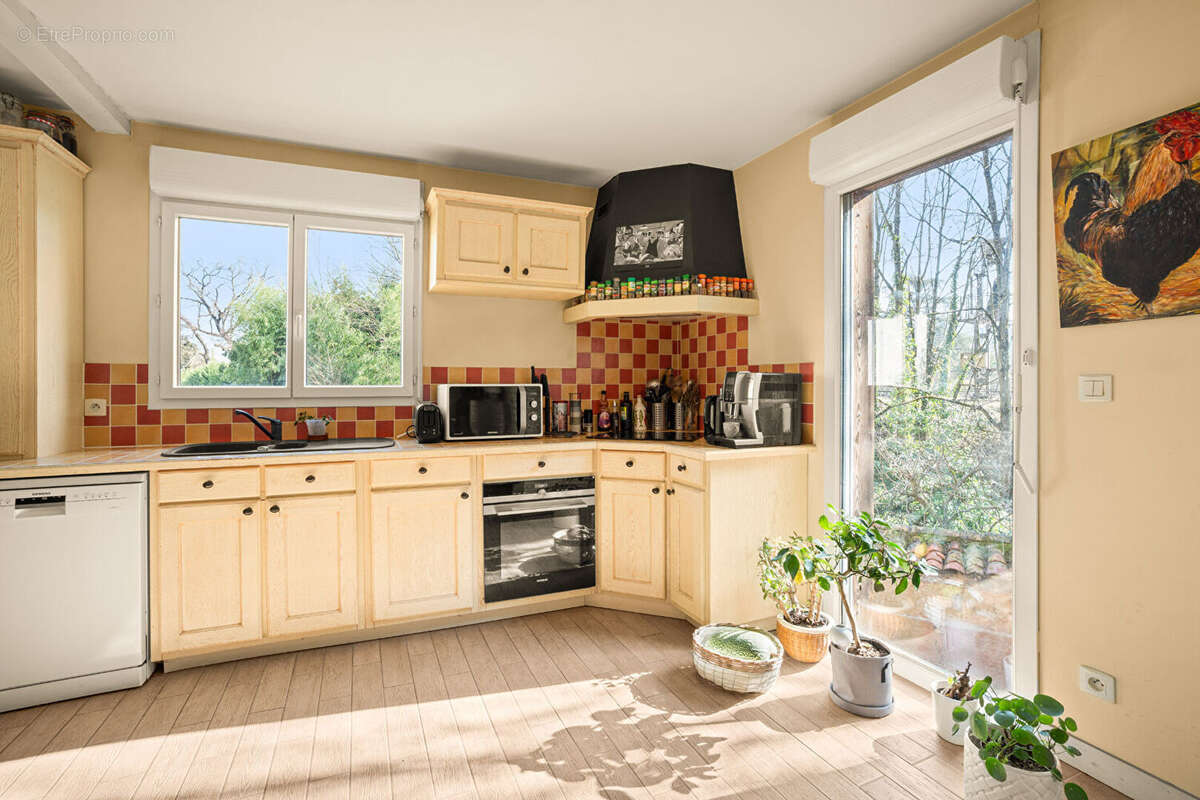 Collonges au Mont d'or, appartement en duplex dans un écrin de verdure - photo 4