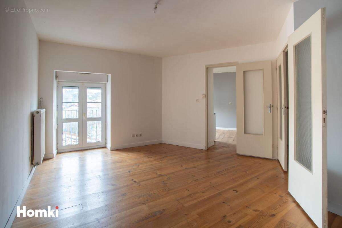 Appartement à LA SEAUVE-SUR-SEMENE