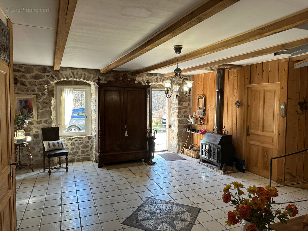 Maison à SAINT-PIERRE-SUR-DOUX