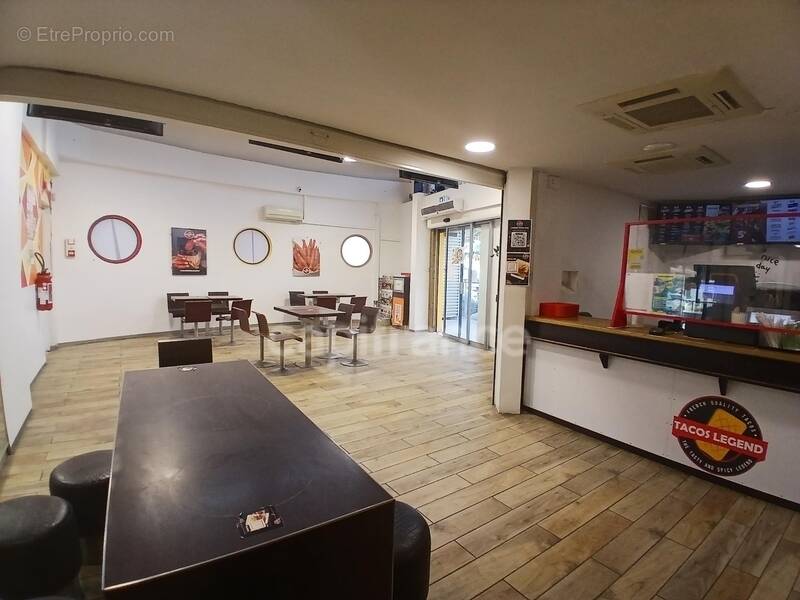 Commerce à LE MARIN