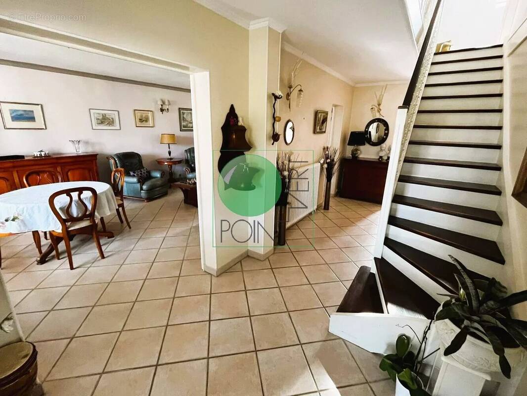 Maison à VERT-LE-GRAND