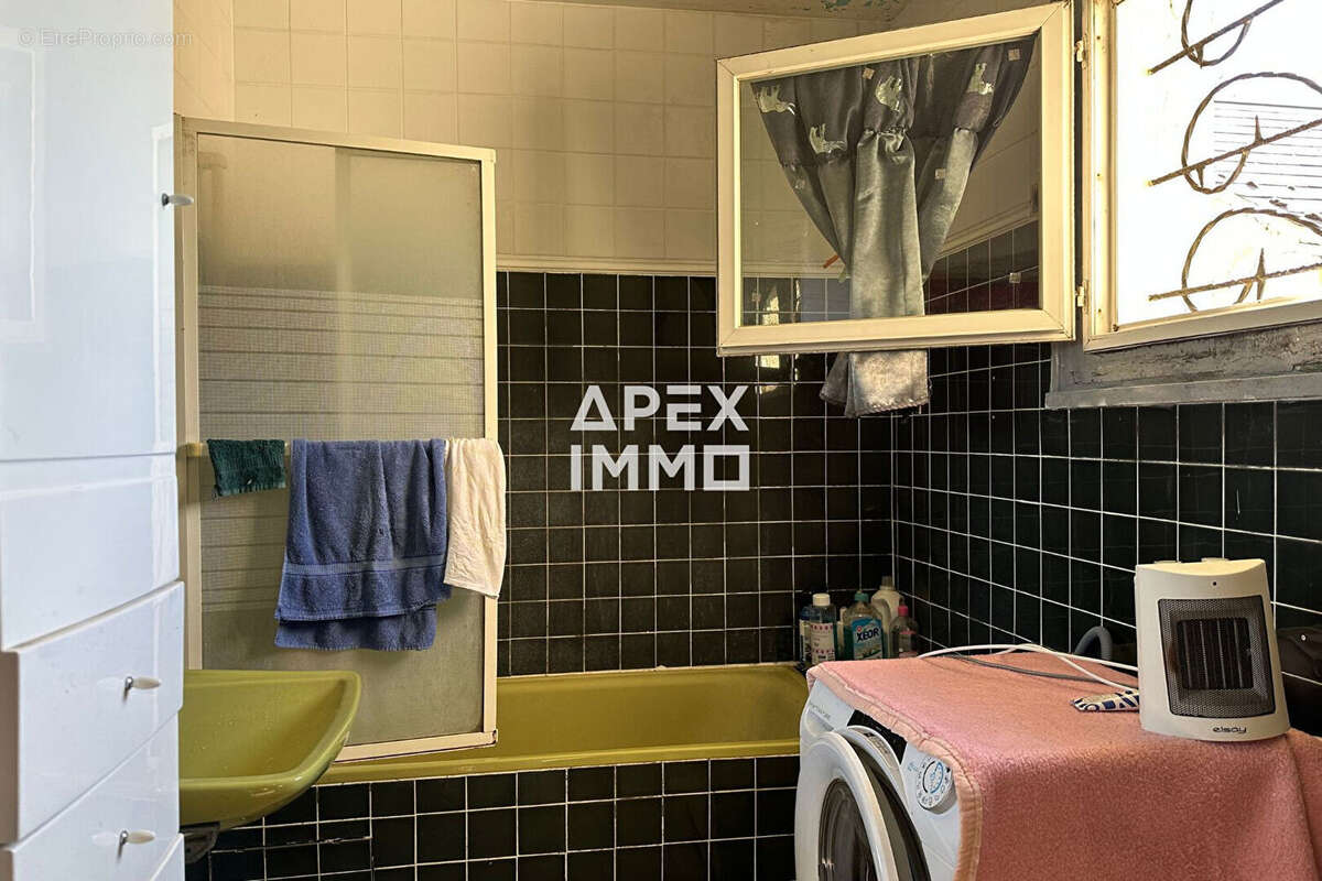 Commerce à OINVILLE-SAINT-LIPHARD