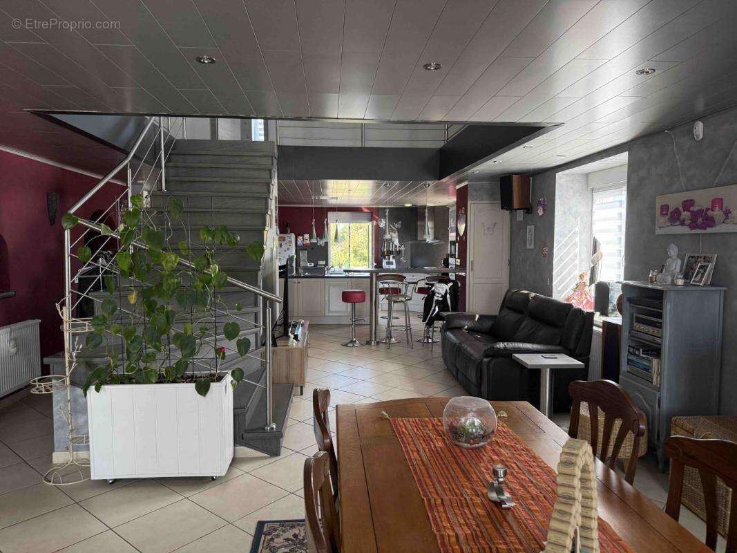 Maison 180 m² à Holving  - photo 2