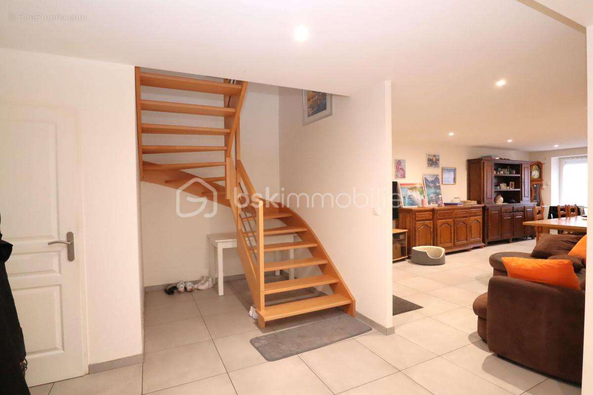 Maison à SAINT-LOUP-SUR-SEMOUSE