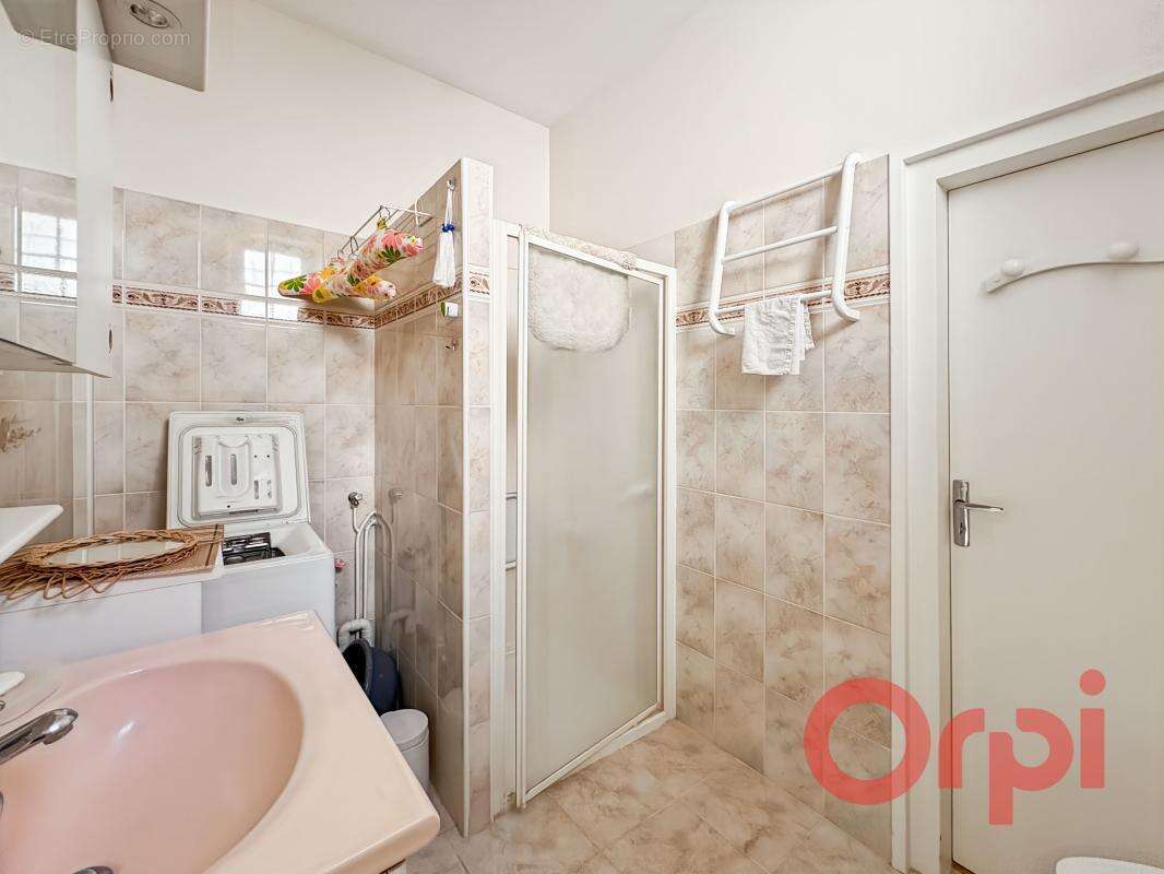 Maison à DUN-SUR-AURON