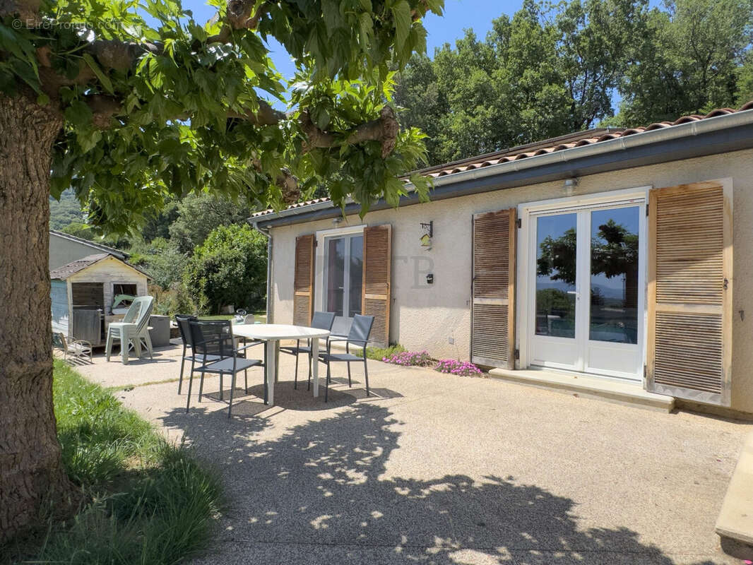 Maison à SAINT-GEORGES-LES-BAINS