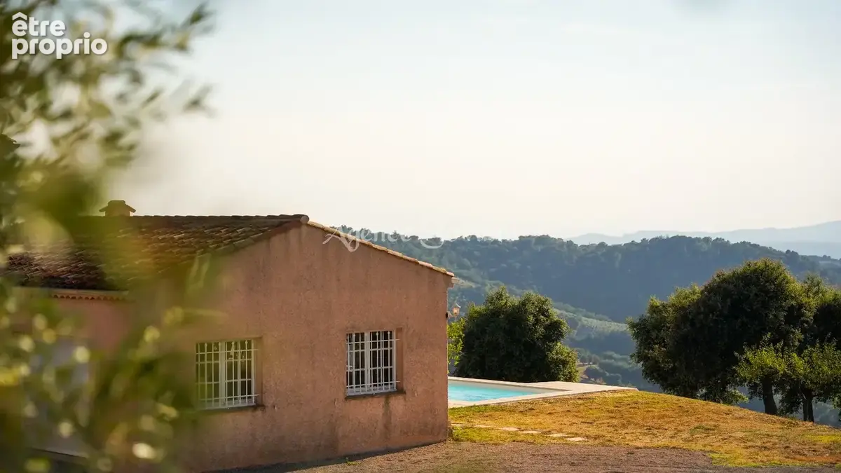 Propriété d’exception sur 5 hectares au coeur du Massif de Tanneron avec piscine vue dégagée sur les collines - photo 4