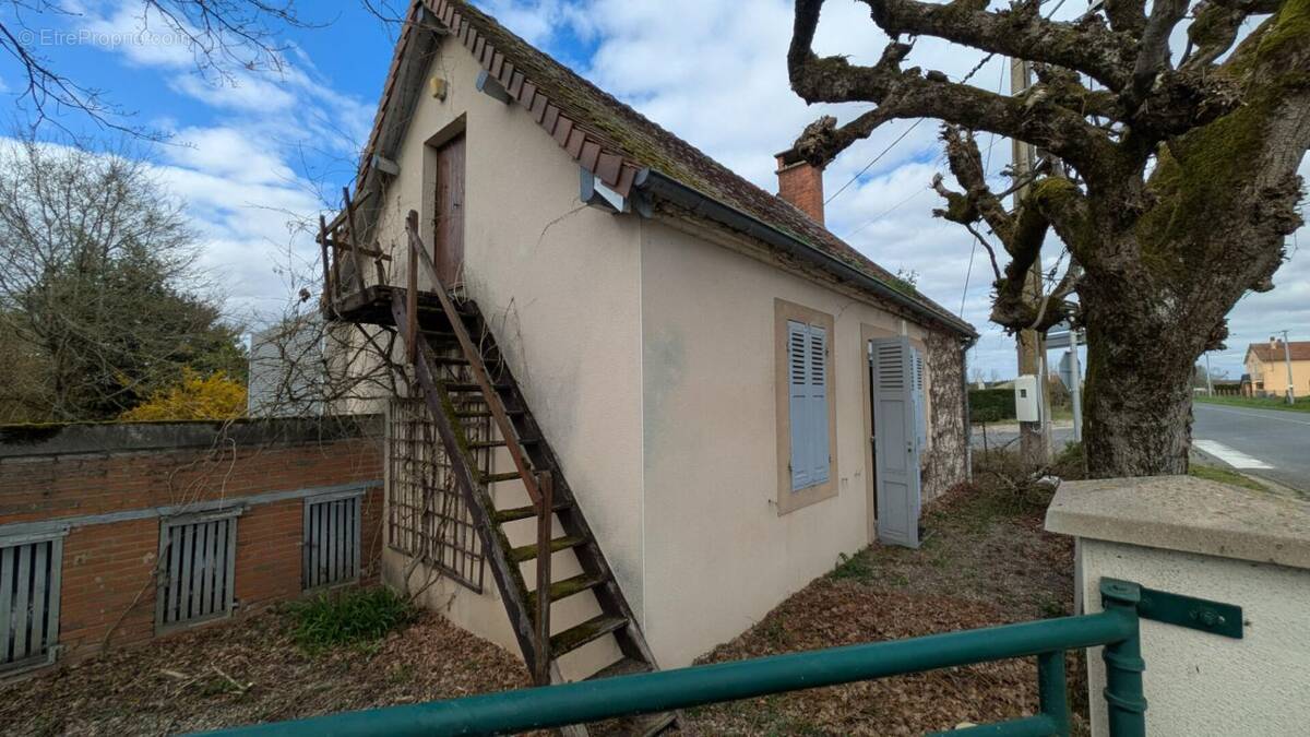 Maison à MONTOLDRE