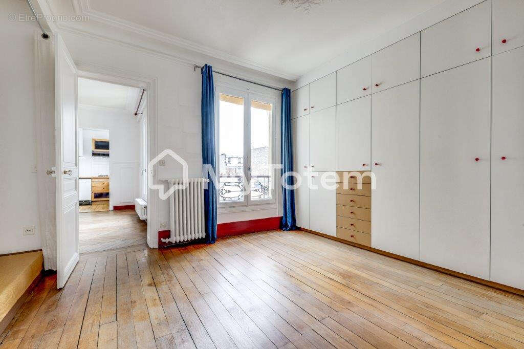 Appartement à PARIS-17E