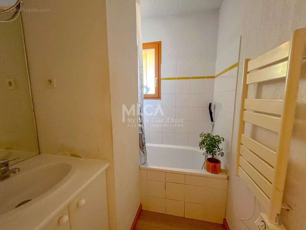 Appartement à SAINT-ETIENNE-DE-TINEE