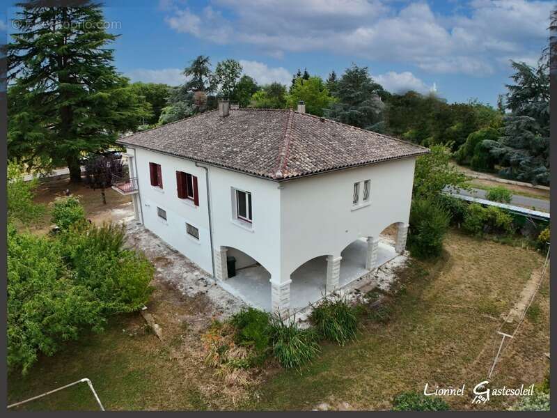 Maison à vendre 9 pièces d’environ 188 m² 7 chambres avec garage à Port-Sainte-Foy-et-Ponchapt (24) - photo 5