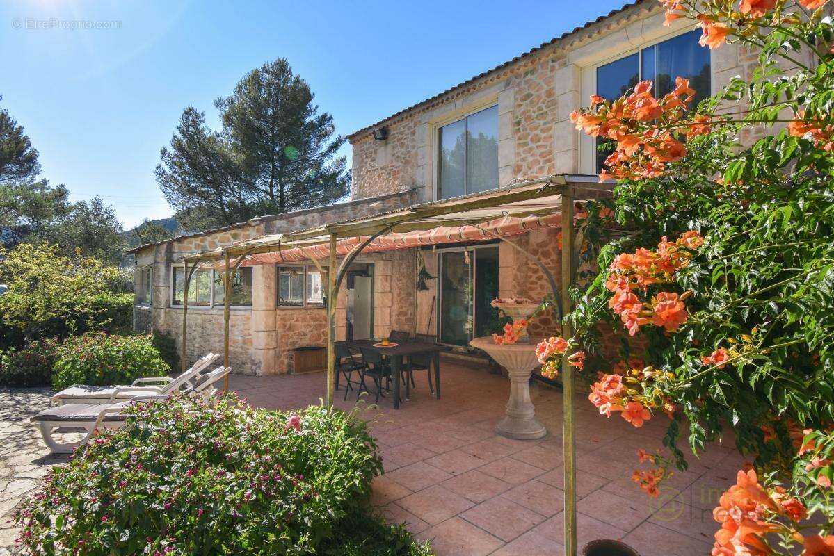 Maison à ROQUEVAIRE