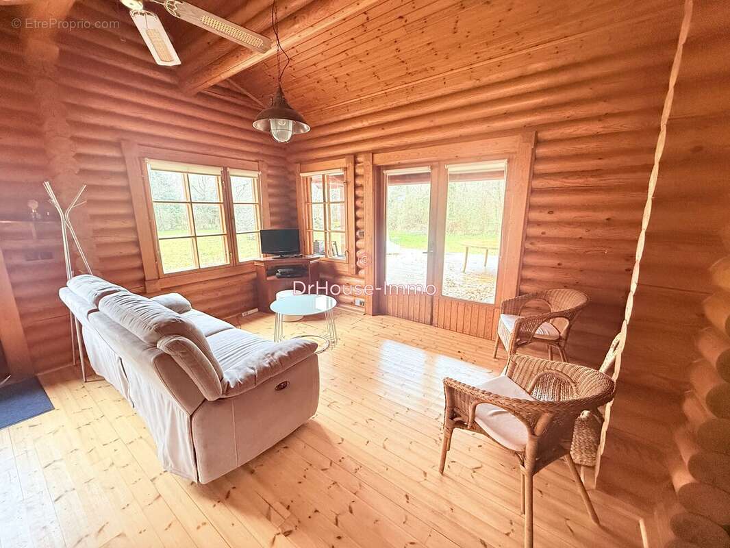 Maison à VENDAYS-MONTALIVET