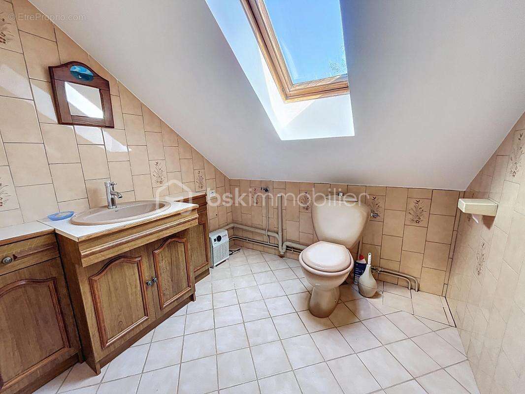 Maison à SAINT-PIERRE-LES-NEMOURS