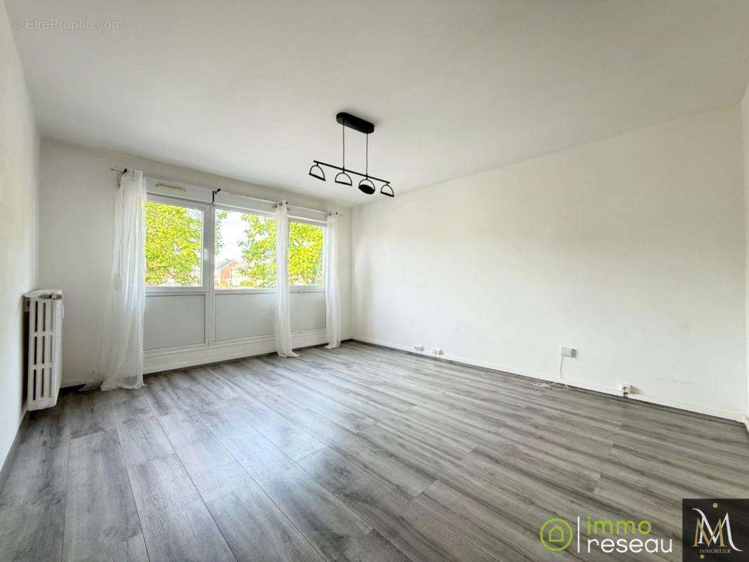 Appartement à BEUVRAGES