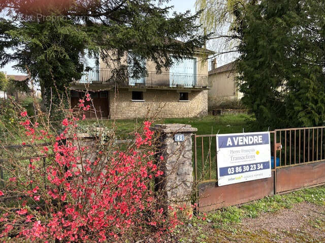 Maison à CERCY-LA-TOUR