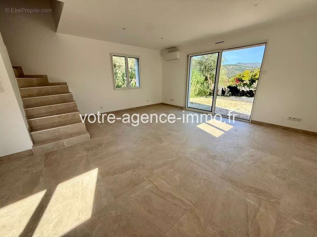 Maison à TOURRETTE-LEVENS