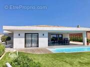 Maison à SAINT-CLAR-DE-RIVIERE