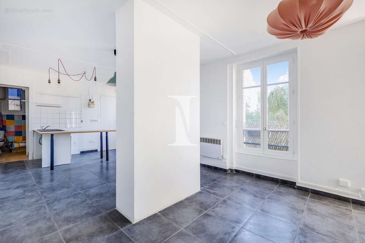 Appartement à PARIS-20E