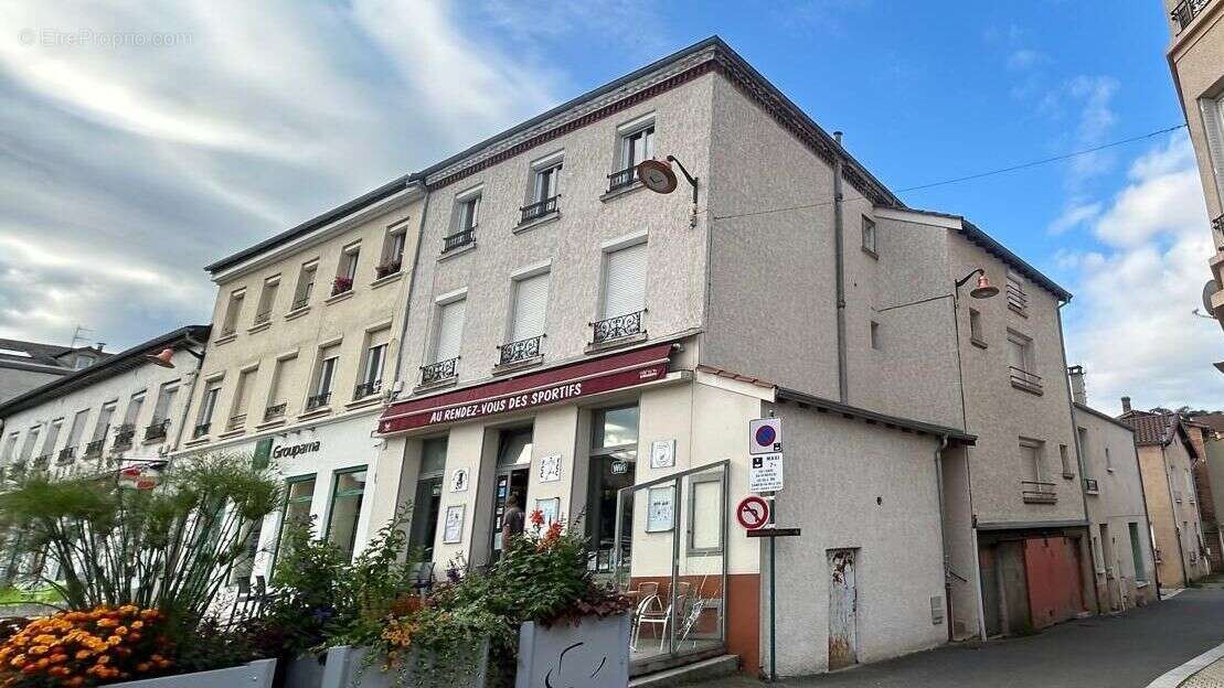 Appartement à CHAZELLES-SUR-LYON