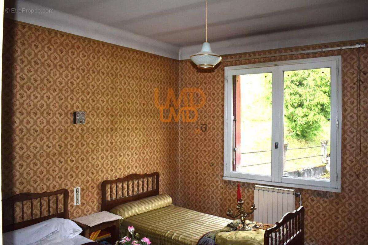 Maison à DECAZEVILLE