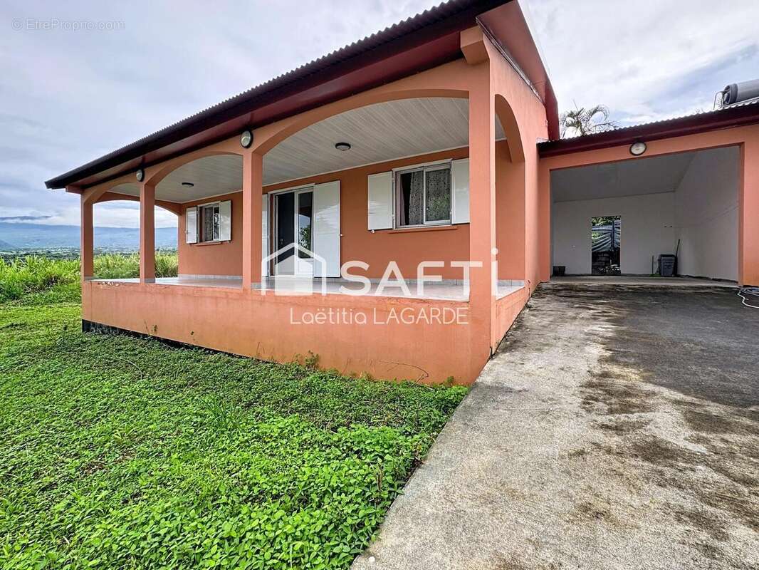 Photo 2 - Maison à SAINT-BENOIT