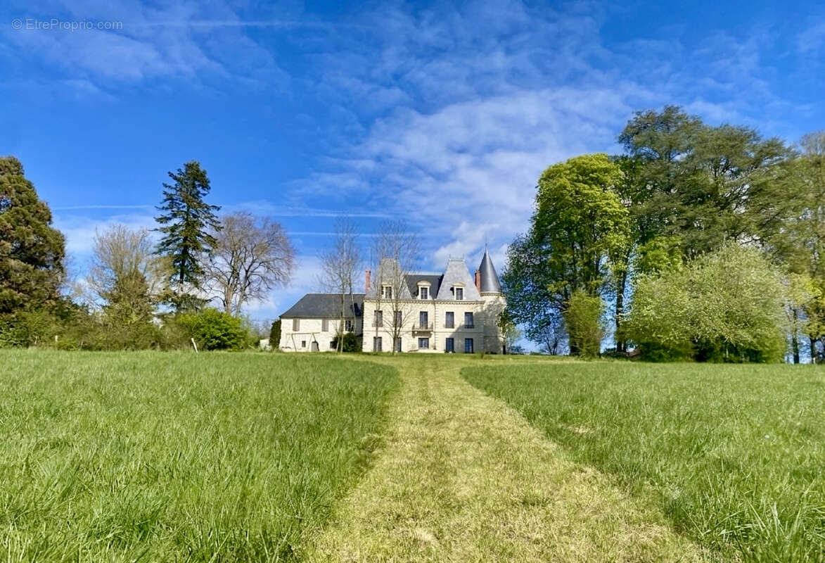 Maison à VARENNES-VAUZELLES