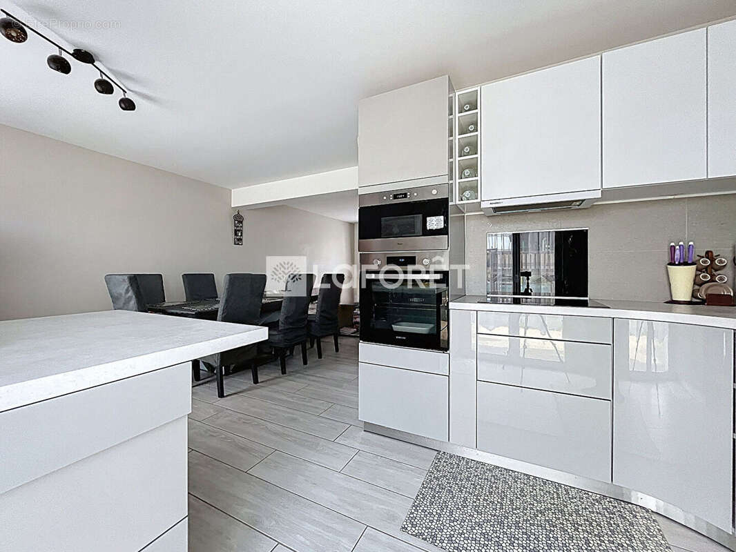 Maison à COURCELLES-SUR-SEINE