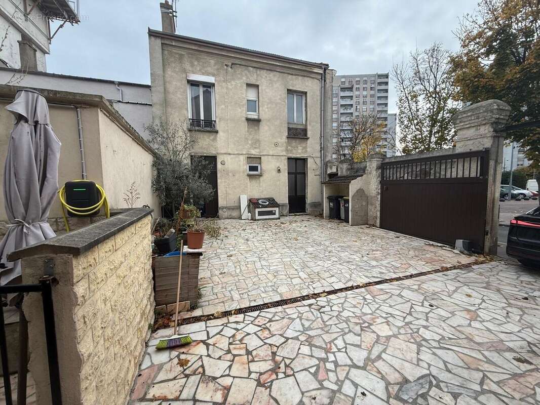 Photo 2 - Maison à SAINT-OUEN