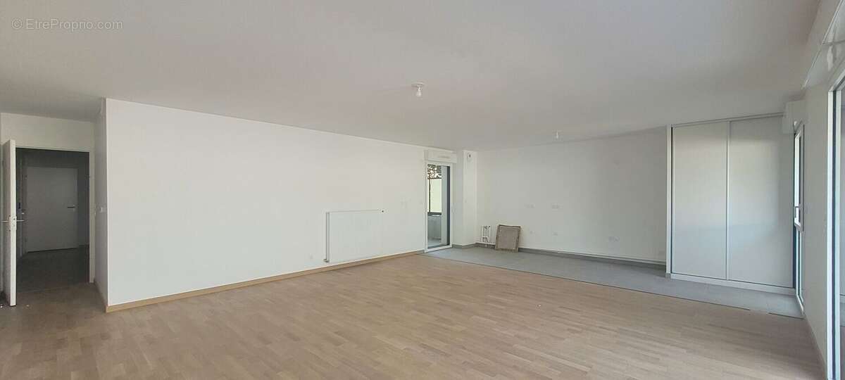 Appartement T4 + Terrasse - Quartier Saint Cyprien - photo 3
