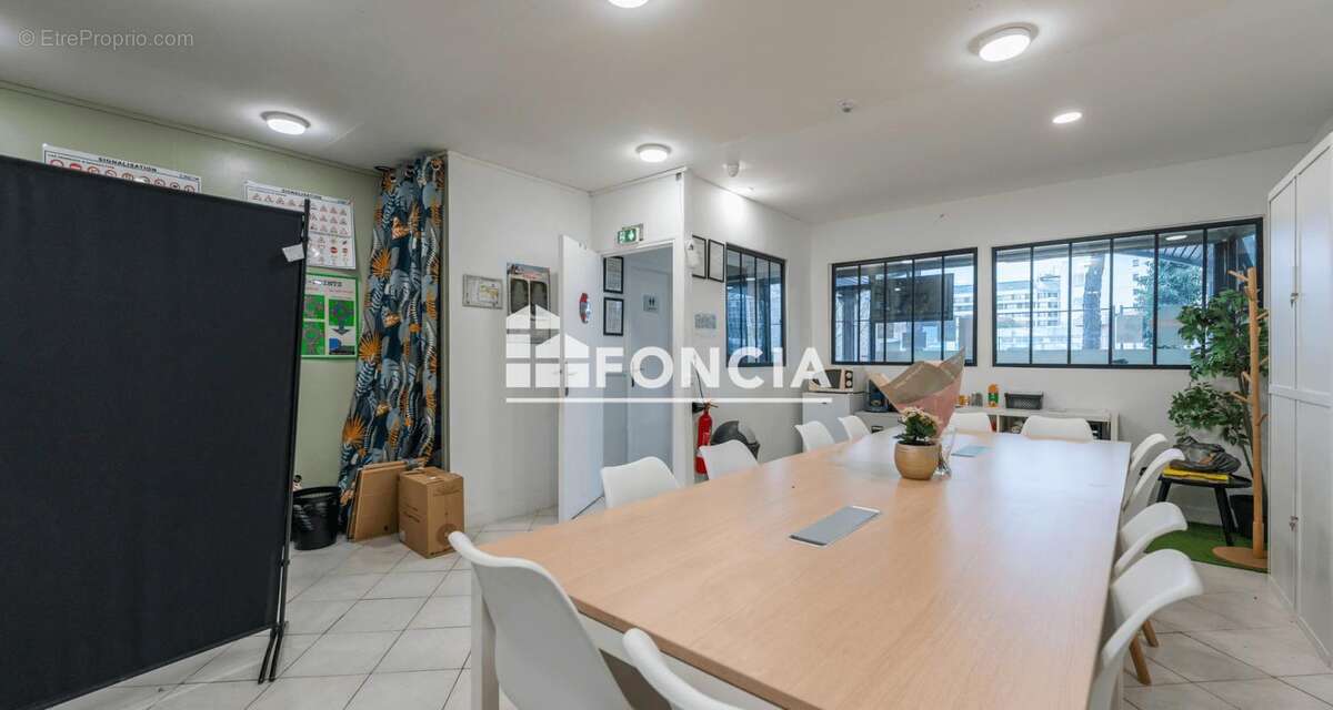 Commerce à NOISY-LE-GRAND