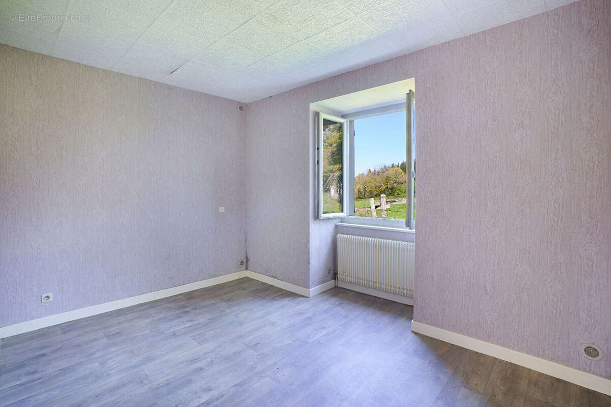 Maison Vendenesse-Lès-Charolles 4 pièce(s) 105 m2 avec dépendances - photo 8