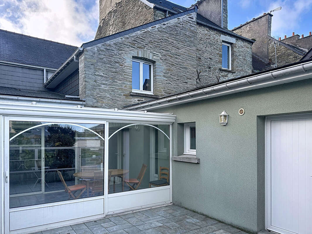 Maison à EQUEURDREVILLE-HAINNEVILLE