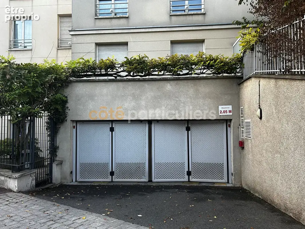 Photo Parking à Chatillon au prix de 17 000€
