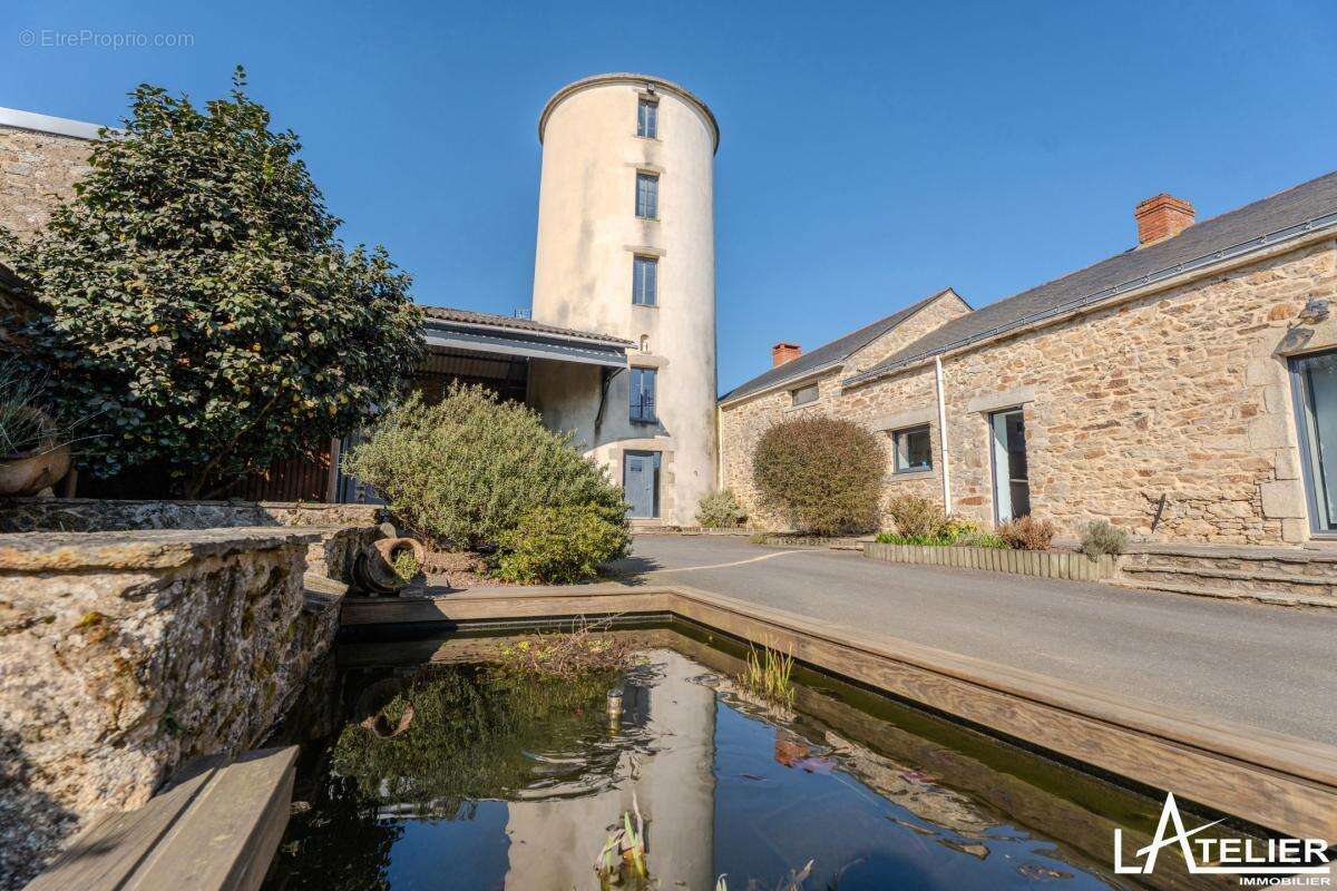 Maison à SAINT-ETIENNE-DE-MONTLUC