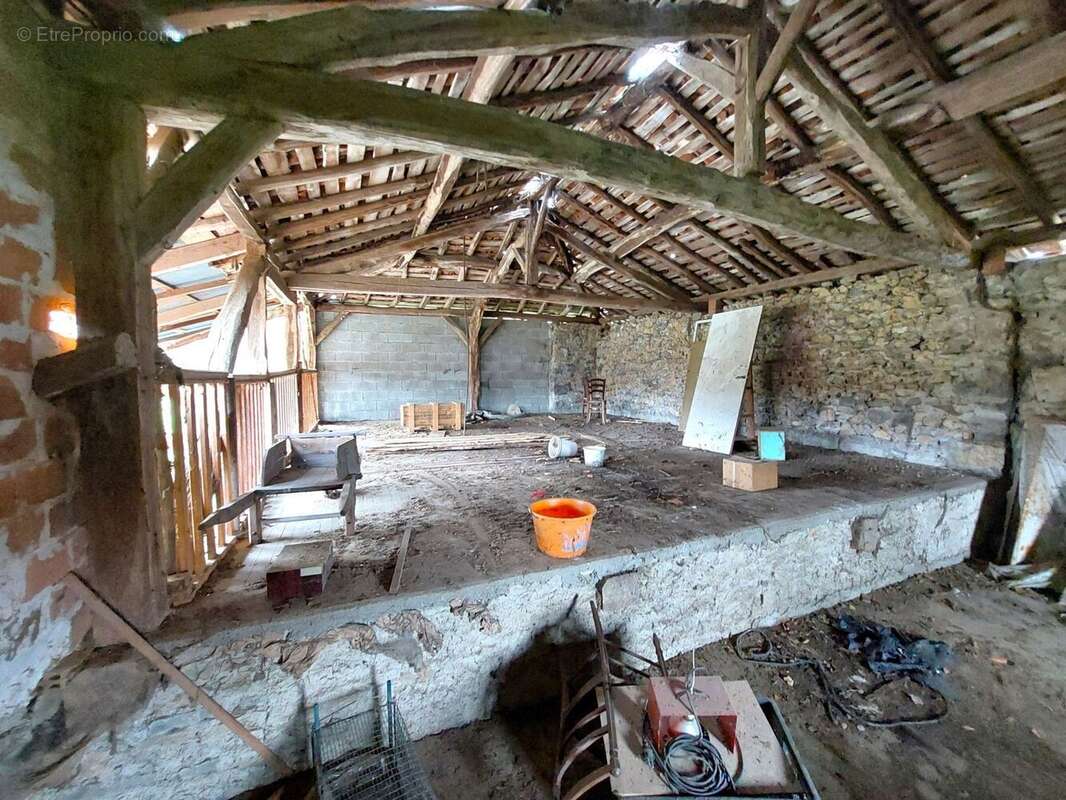 20251120115253 - Maison à ASPET