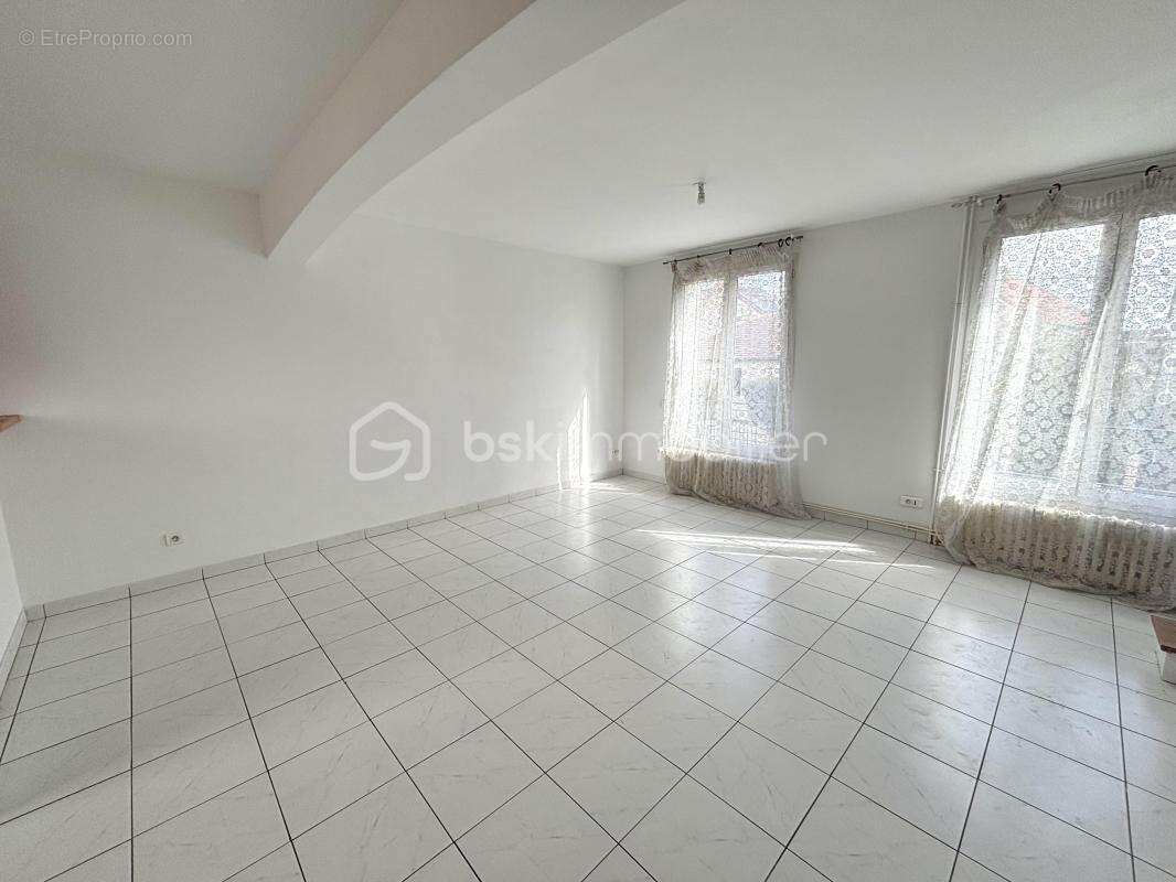 Maison à VIRY-CHATILLON