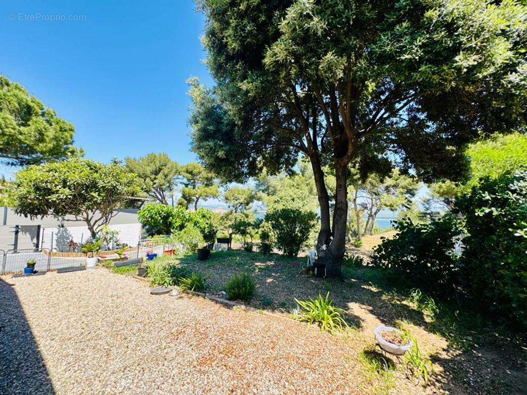 Maison à CHATEAUNEUF-LES-MARTIGUES