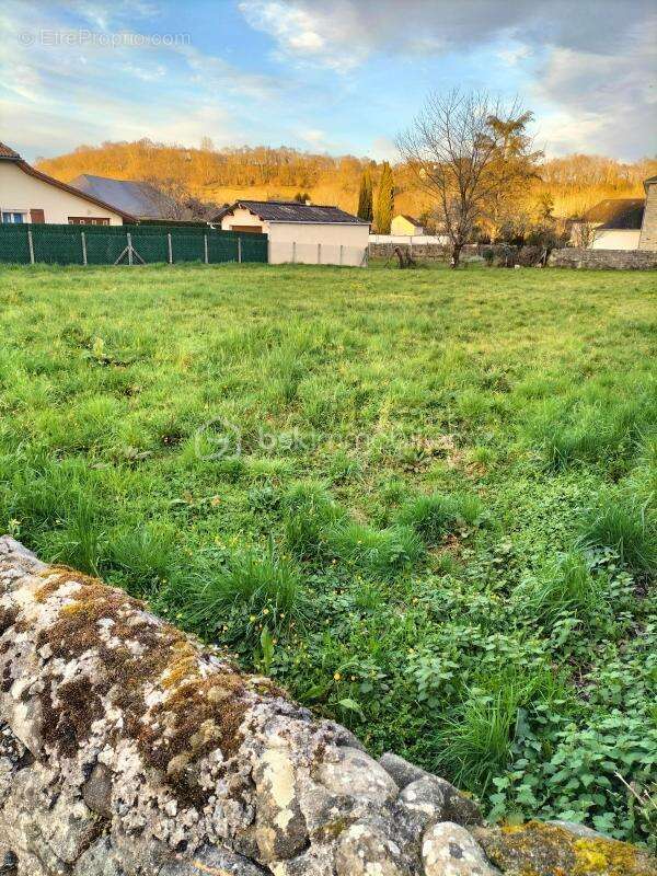 Rare - terrain constructible 900 m² idéalement situé - photo 2