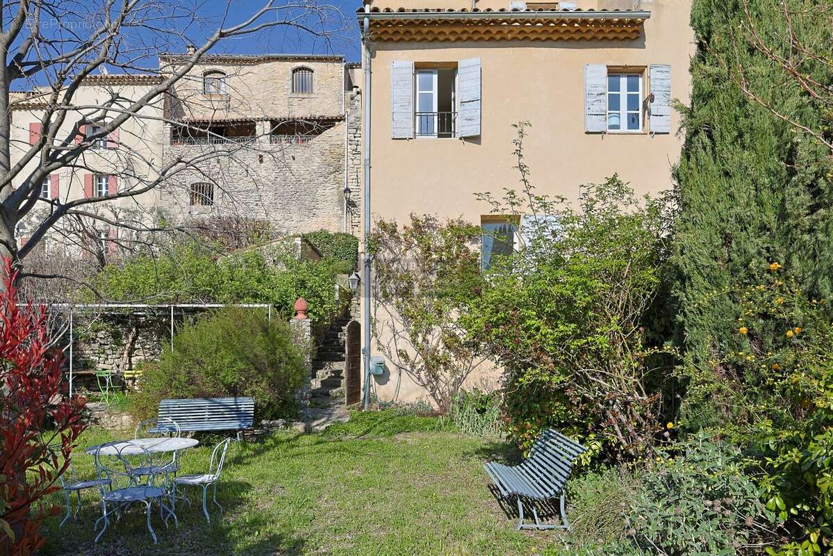 Authentique maison de village avec jardin au cur de Saignon - photo 2