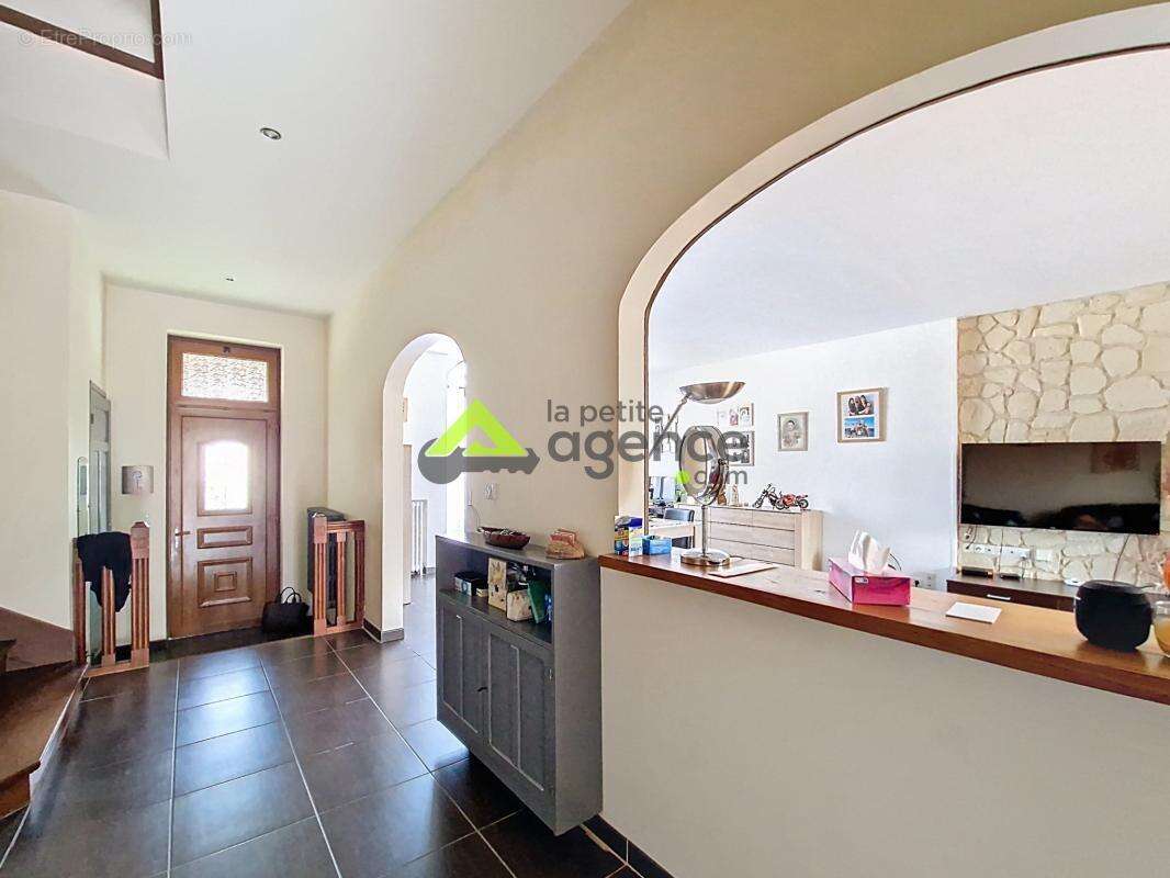 Maison à LA CELLE-DUNOISE