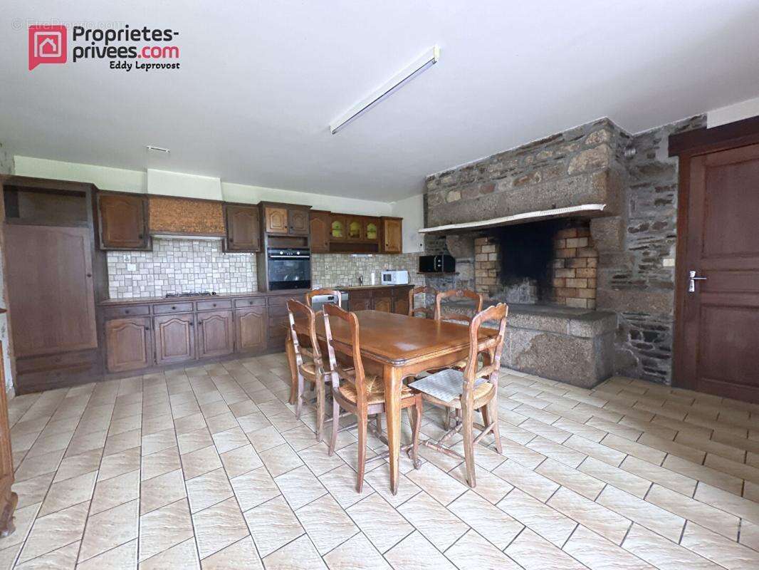 Maison en pierre de 137m² à Brouains - photo 3
