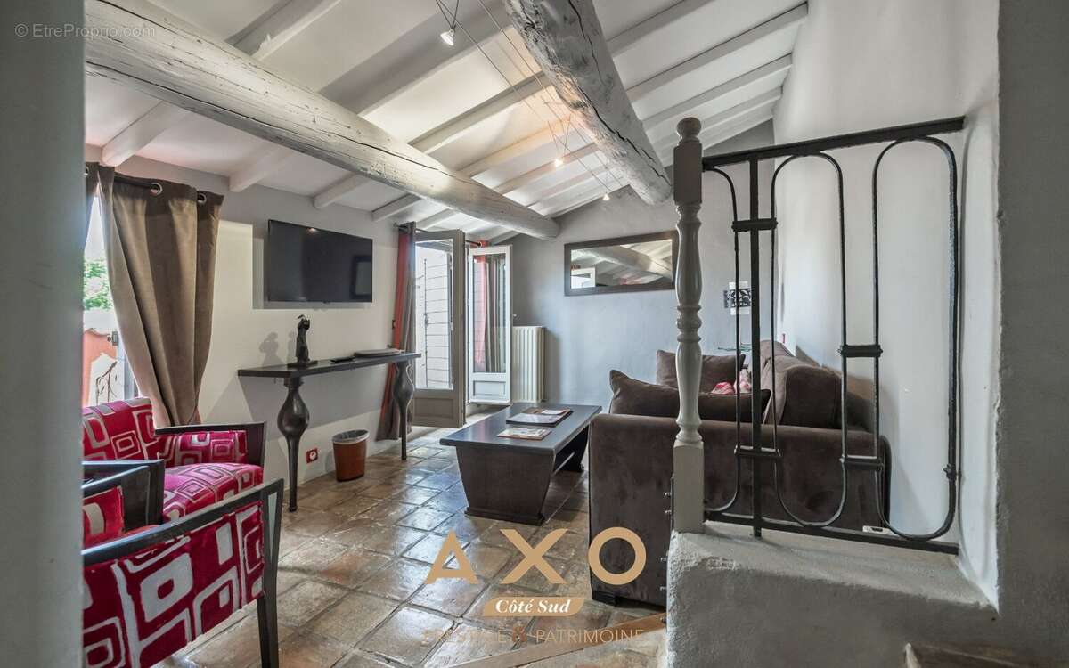 Maison à COLLIAS