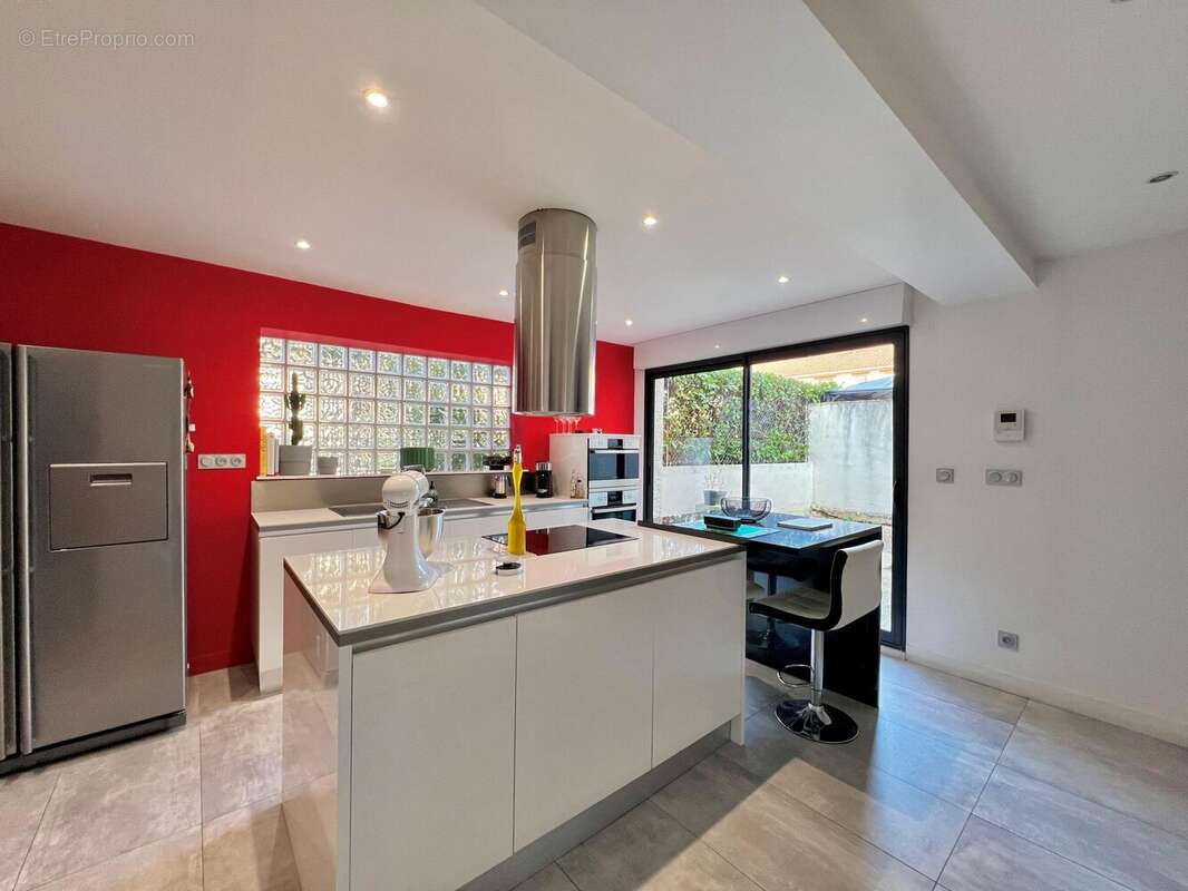 Maison à PONT-DE-CHERUY