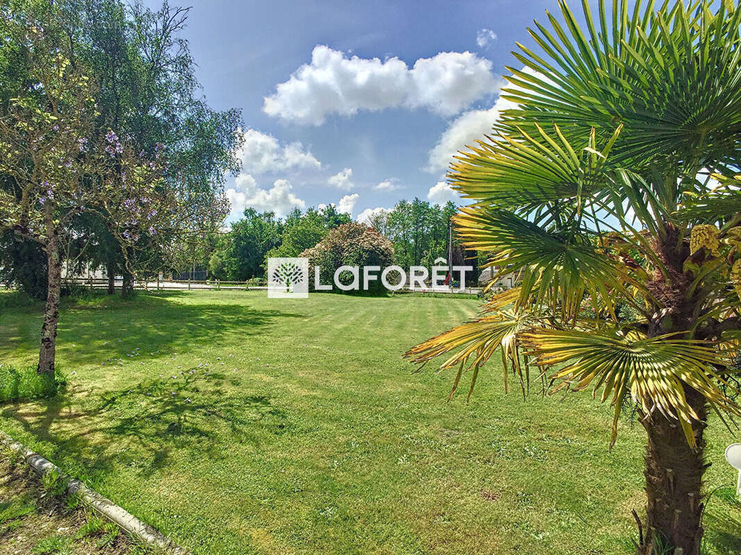 Terrain à LA CHAPELLE-BOUEXIC