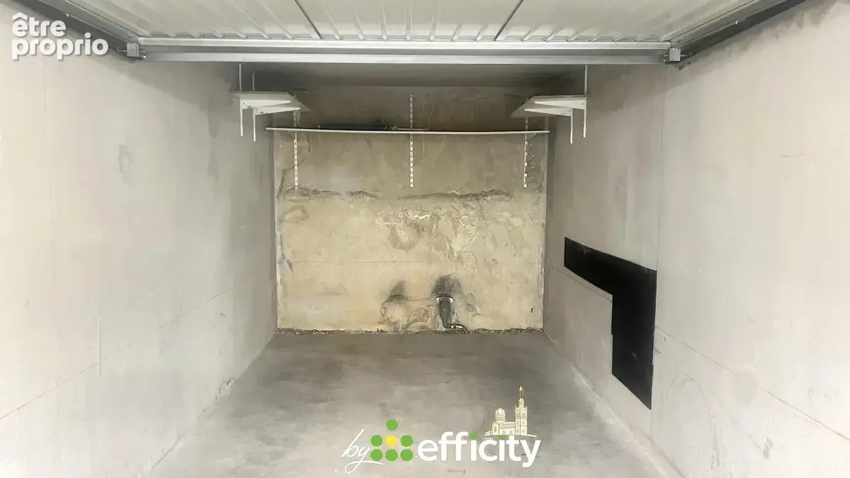 Parking à MARSEILLE-8E