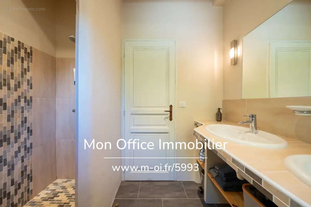 Référence : 5993-VCL. - Superbe propriété avec piscine - Parc paysager - Pays d'Aix en Provence - photo 33