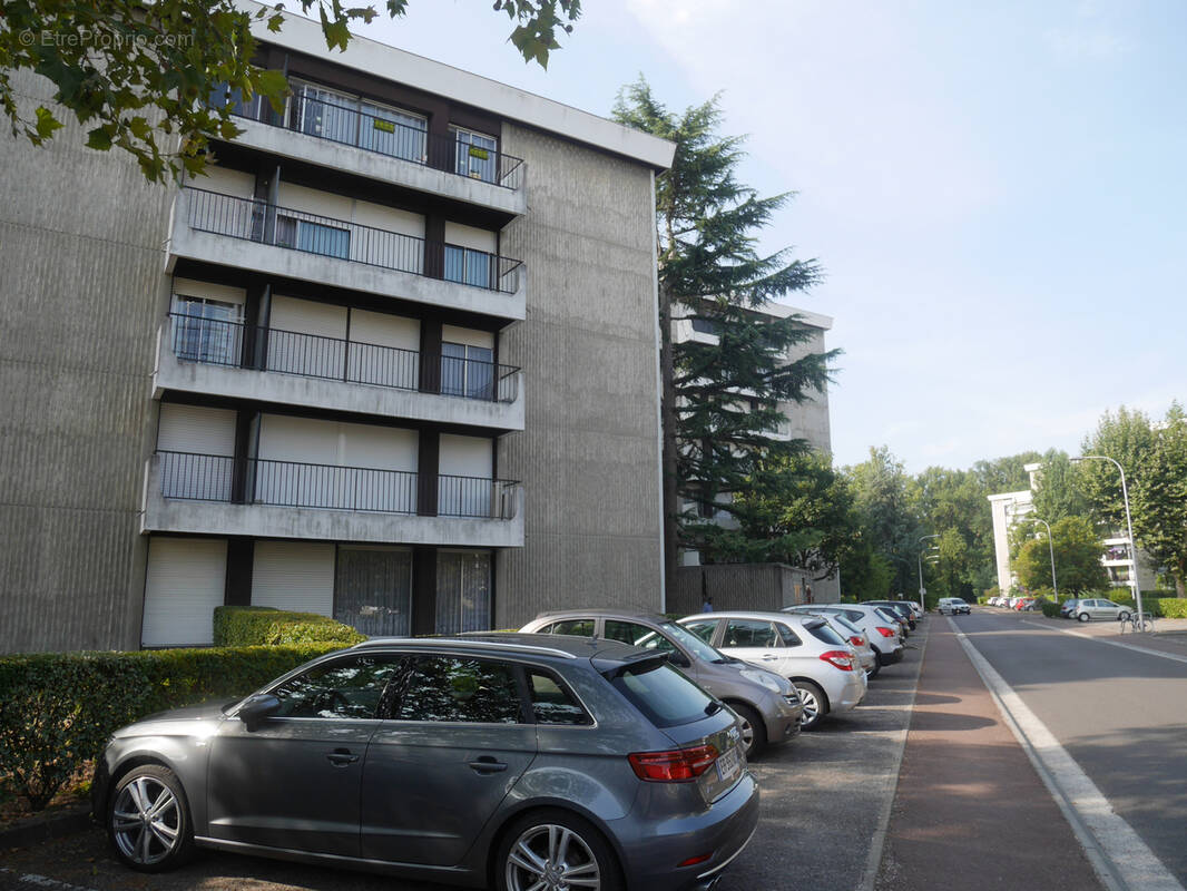 Parking à MERIGNAC